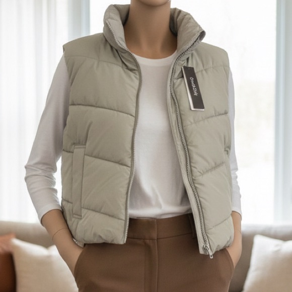 New With Tag One & Only Full Zip Puffer Vest Women’s Size S